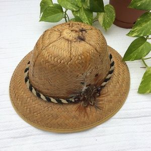 straw hat with feather applique size M
